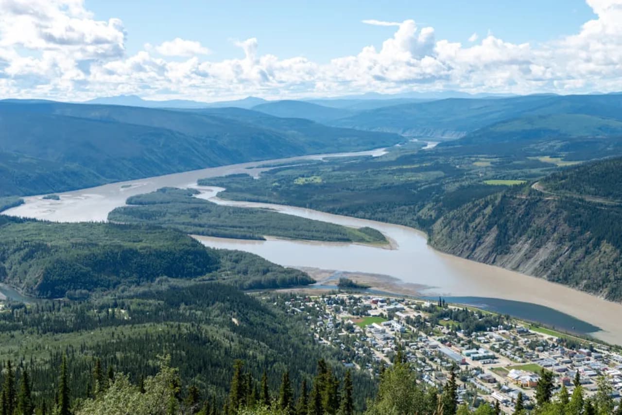 Vue de Whitehorse, Yukon, Canada — vente, location et installation de clôtures par Fenced.ca
