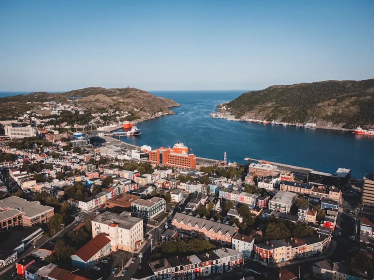 Vue de Saint-Jean (T.-N.-L.), Newfoundland and Labrador, Canada — vente, location et installation de clôtures par Fenced.ca
